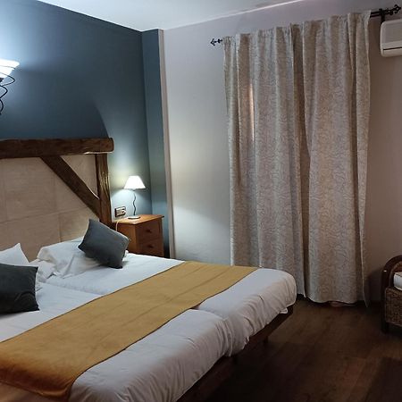 Hotel Rural Los Tadeos Саара-де-ла-Сьерра Экстерьер фото