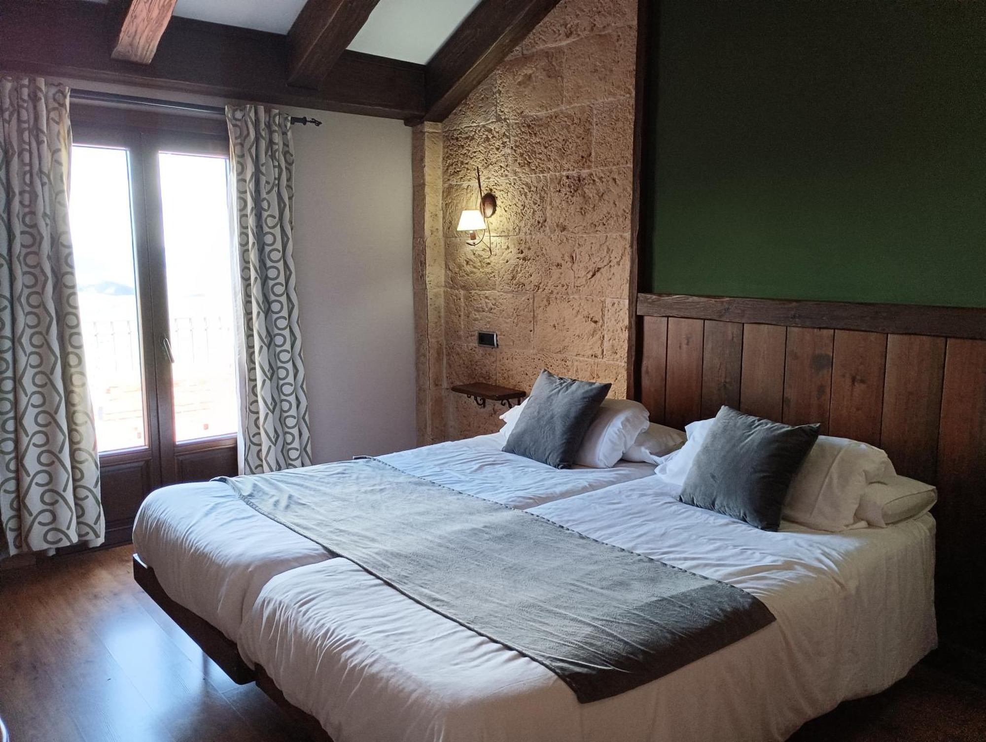 Hotel Rural Los Tadeos Саара-де-ла-Сьерра Экстерьер фото