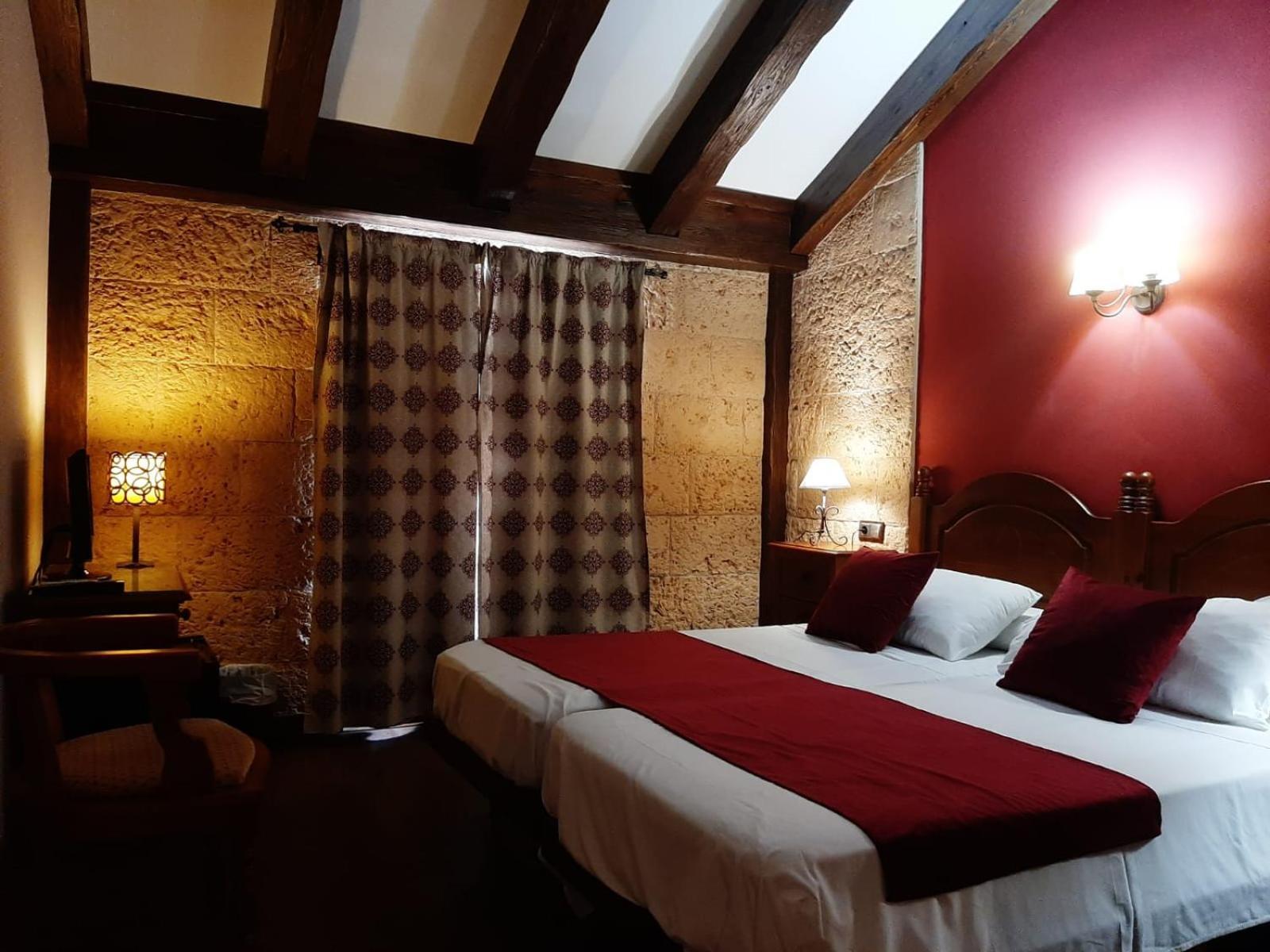 Hotel Rural Los Tadeos Саара-де-ла-Сьерра Экстерьер фото