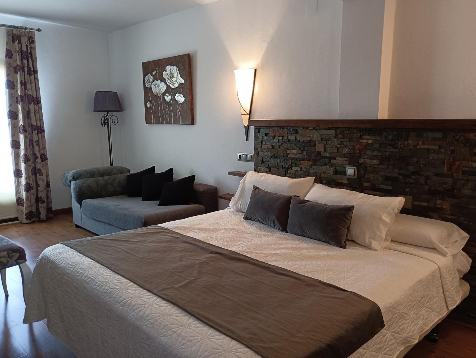 Hotel Rural Los Tadeos Саара-де-ла-Сьерра Экстерьер фото